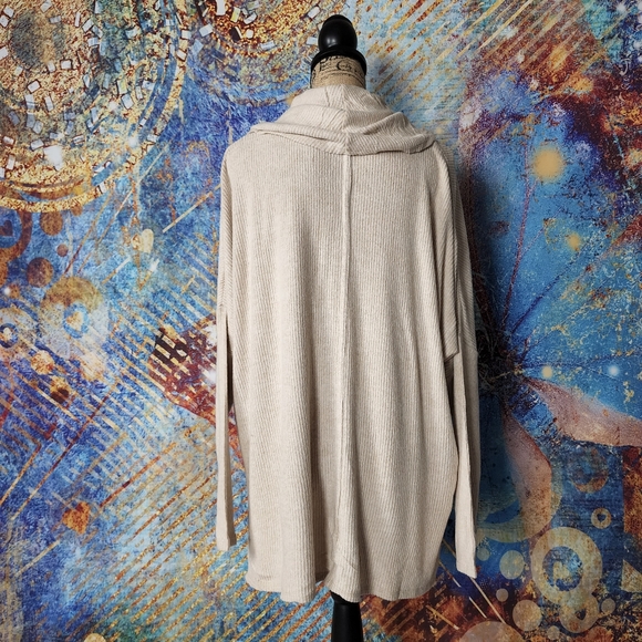 NWOT Status by Chenault Cowl Neck Oversized Tunic - Picture 4 of 13